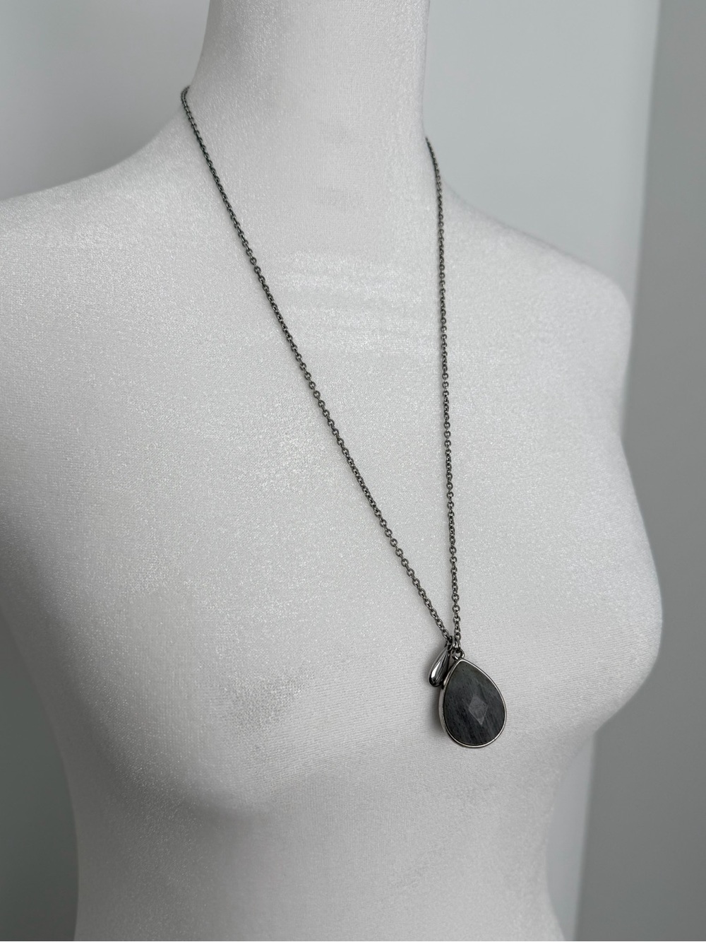 Banana Republic Long Gunmetal Teardrop Pendant Necklace - Gray